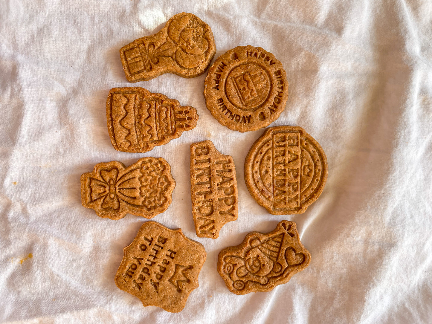 🎉 Stamped Peanut Butter Birthday Cookies for Dogs