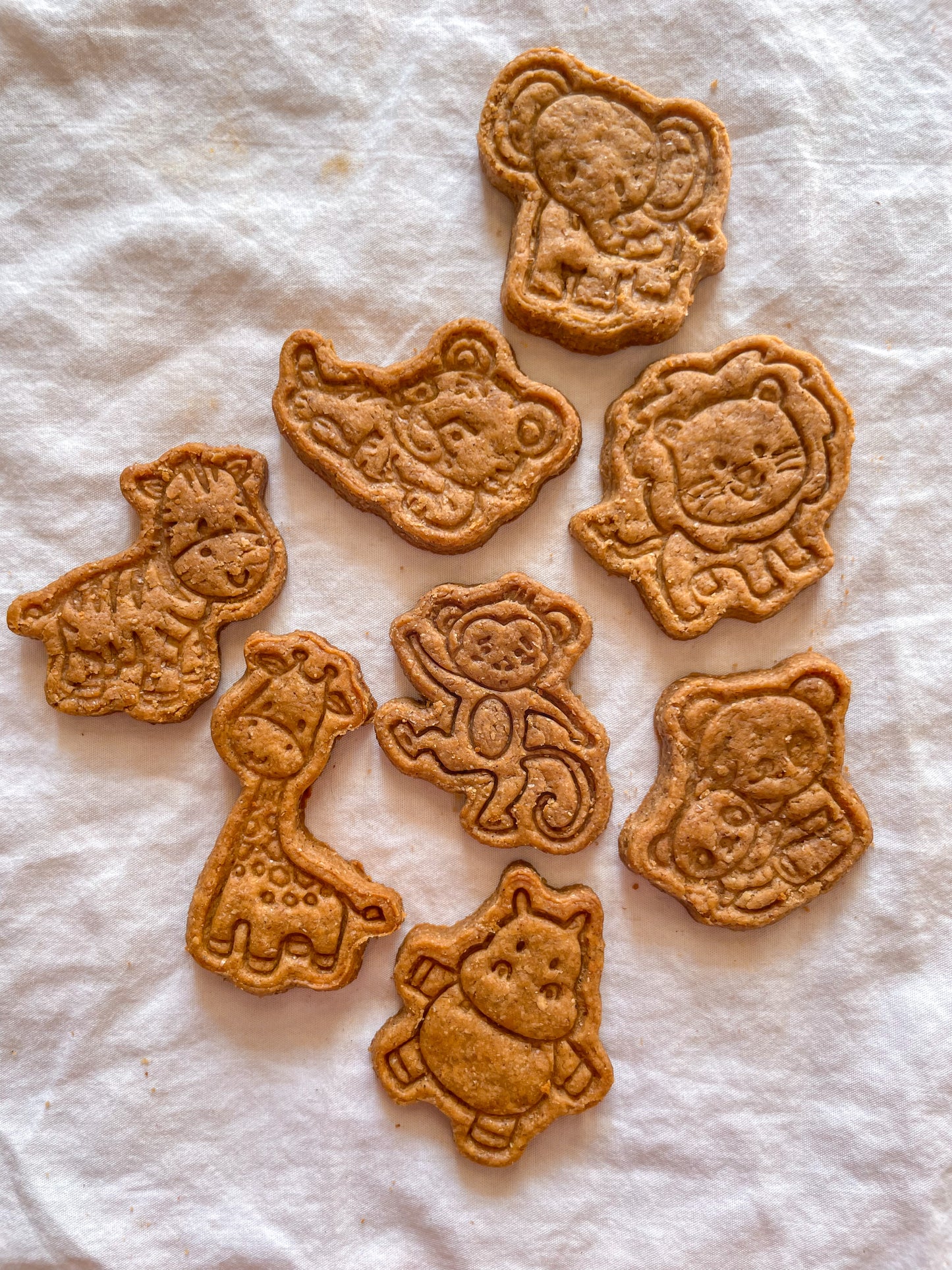 Peanut Butter Dog Treats – Animal Cracker Shaped Biscuits