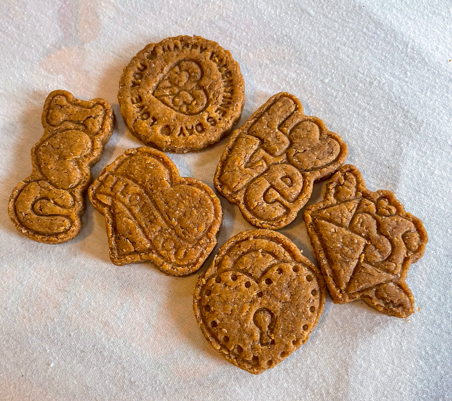 Peanut Butter Dog Treats – Valentine’s Day Cookie Set