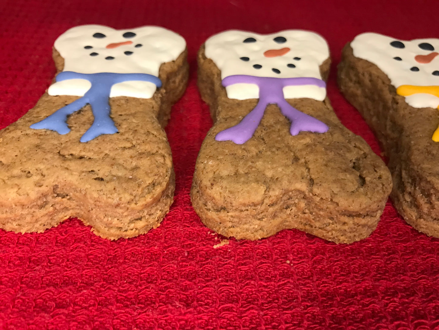 ☃️ Snowman Dog Cookies – Peanut Butter Holiday Treats for Dogs, Handmade Christmas Dog Biscuits 🐾🎄