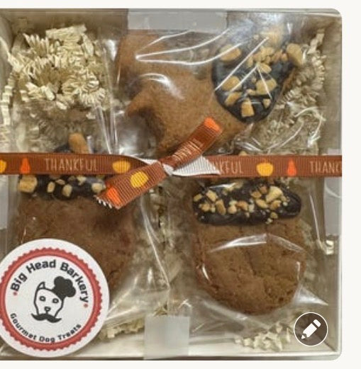 Squirrel & Acorn Peanut Butter Dog Treat Set
