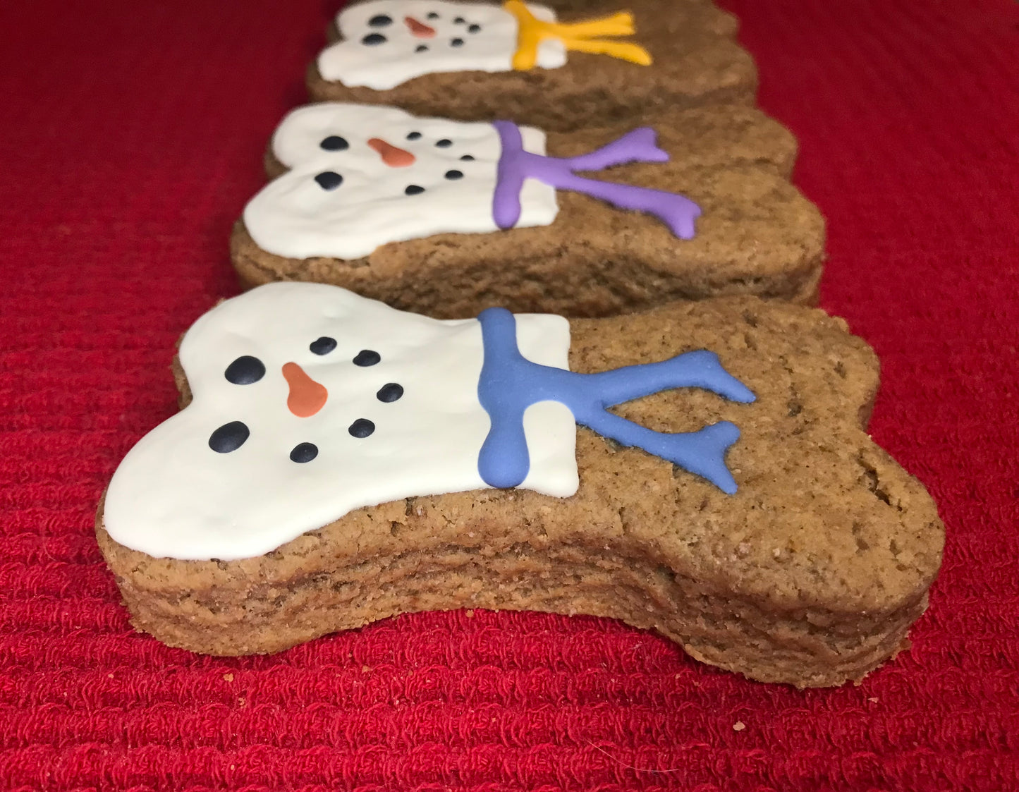 ☃️ Snowman Dog Cookies – Peanut Butter Holiday Treats for Dogs, Handmade Christmas Dog Biscuits 🐾🎄