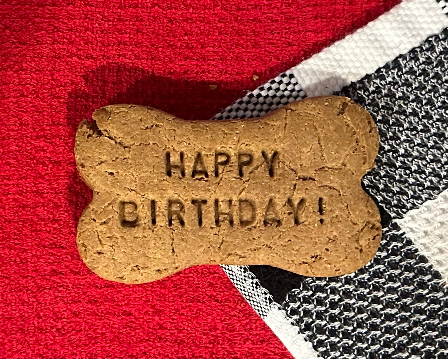 🎉 Happy Birthday Dog Cookie – Peanut Butter Treat, 4 Inches, Handmade Dog Biscuit 🐾🎂